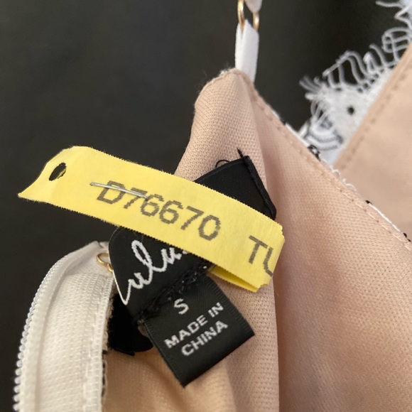 White lace mini halter dress - Picture 3 of 3